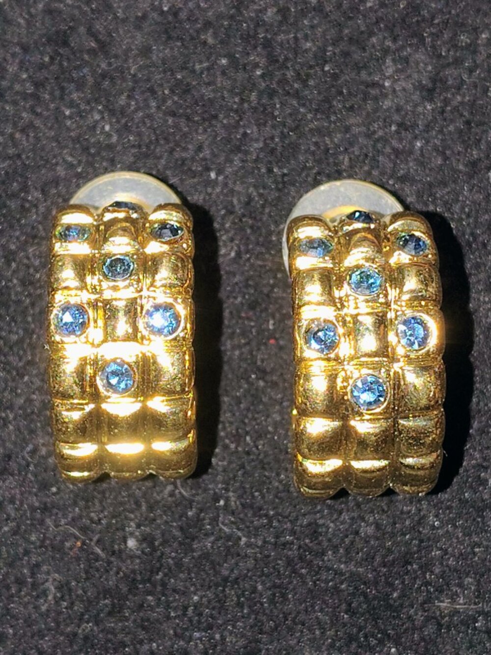 Vintage Avon Quilted Half‑Hoop Earrings – Gold Tone w/ Sapphire Rhinestones 80's